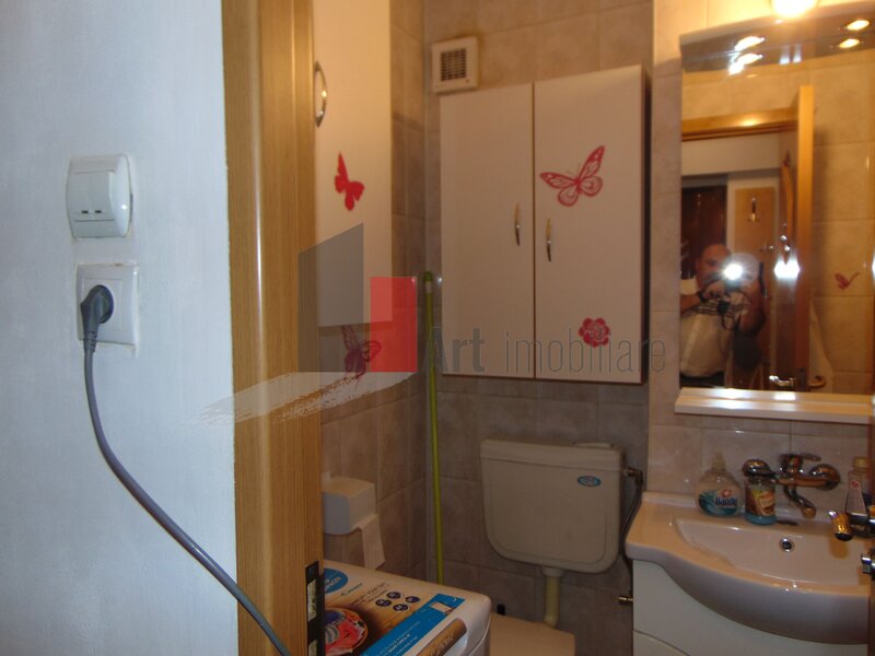 Titan metrou apartament cu o camera, garsoniera