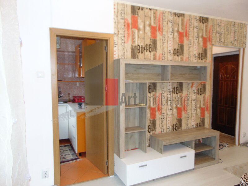Titan metrou apartament cu o camera, garsoniera