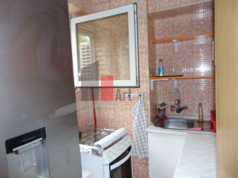 Titan metrou apartament cu o camera, garsoniera