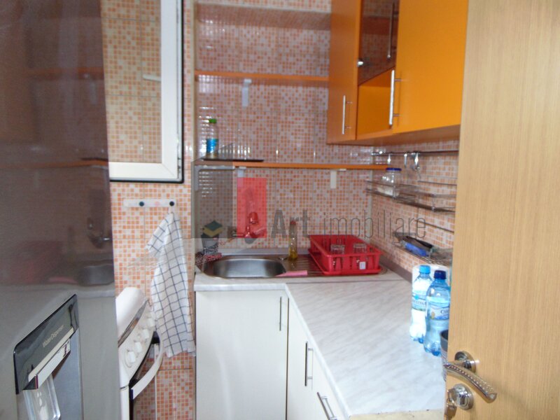 Titan metrou apartament cu o camera, garsoniera
