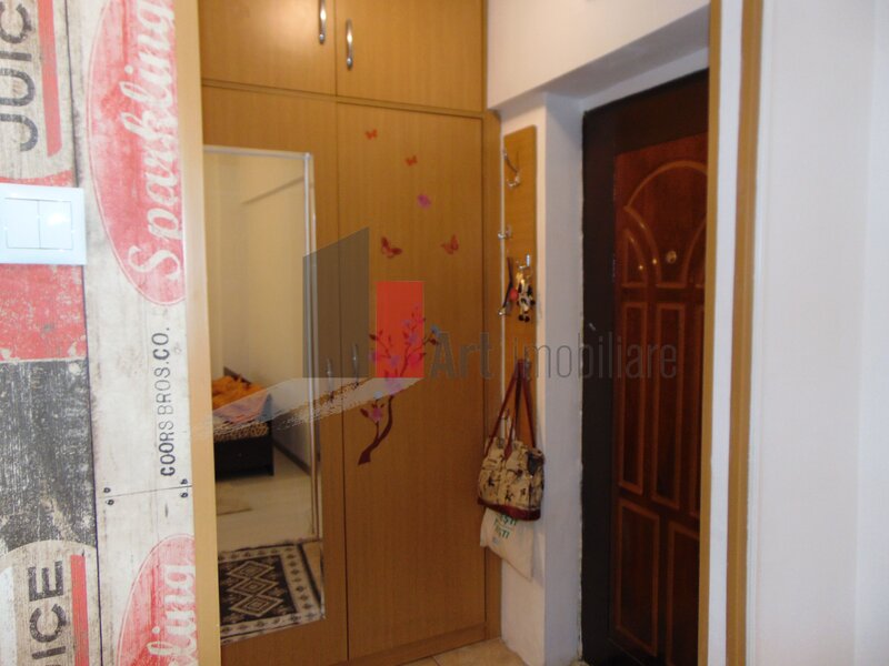 Titan metrou apartament cu o camera, garsoniera