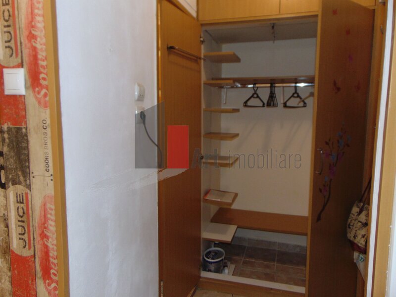 Titan metrou apartament cu o camera, garsoniera